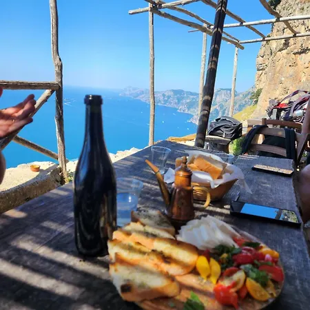 بيت ضيافة Valle Degli Dei أَجيرولا
